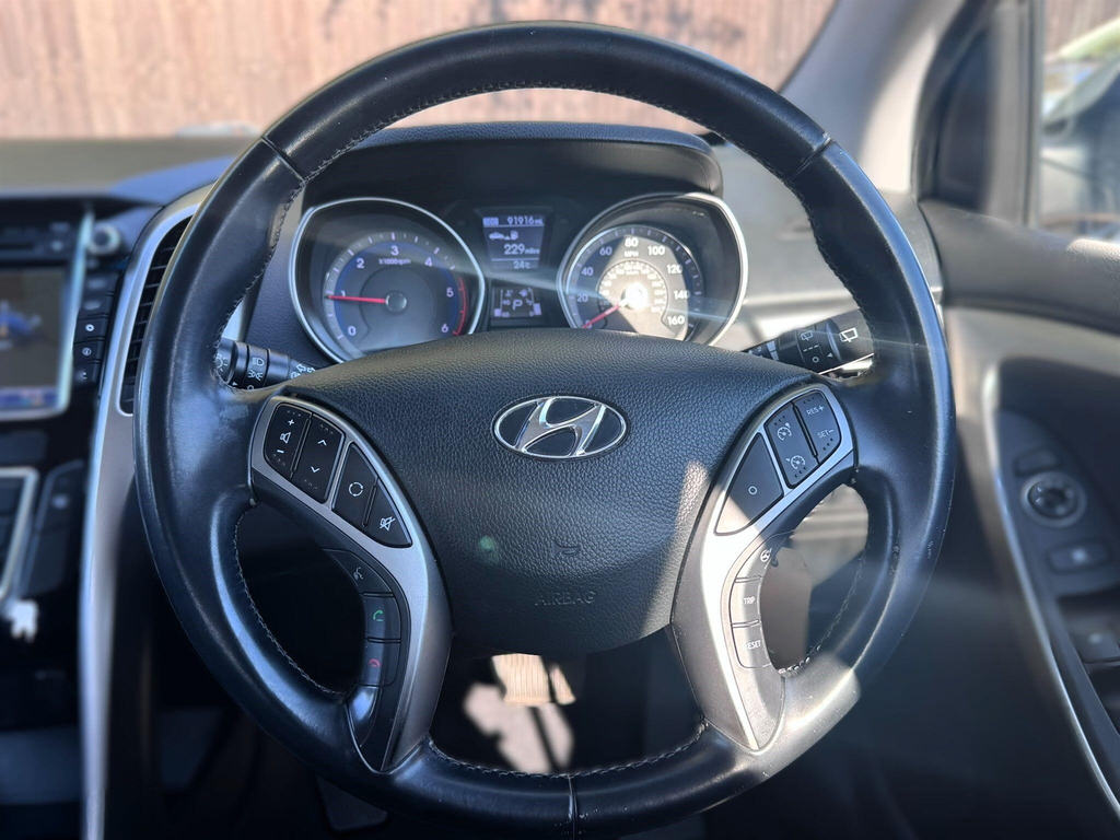 Hyundai I30 1.4 Blue Drive Se Hatchback Euro Brown #36