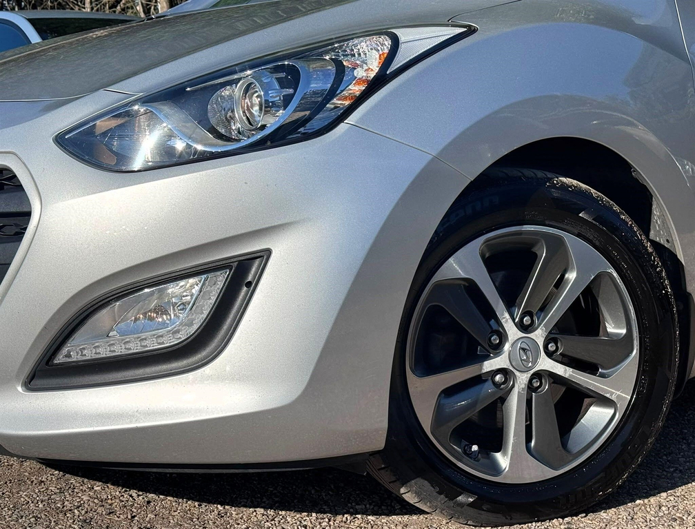 Hyundai I30 1.4 Blue Drive Se Hatchback Euro Brown #38