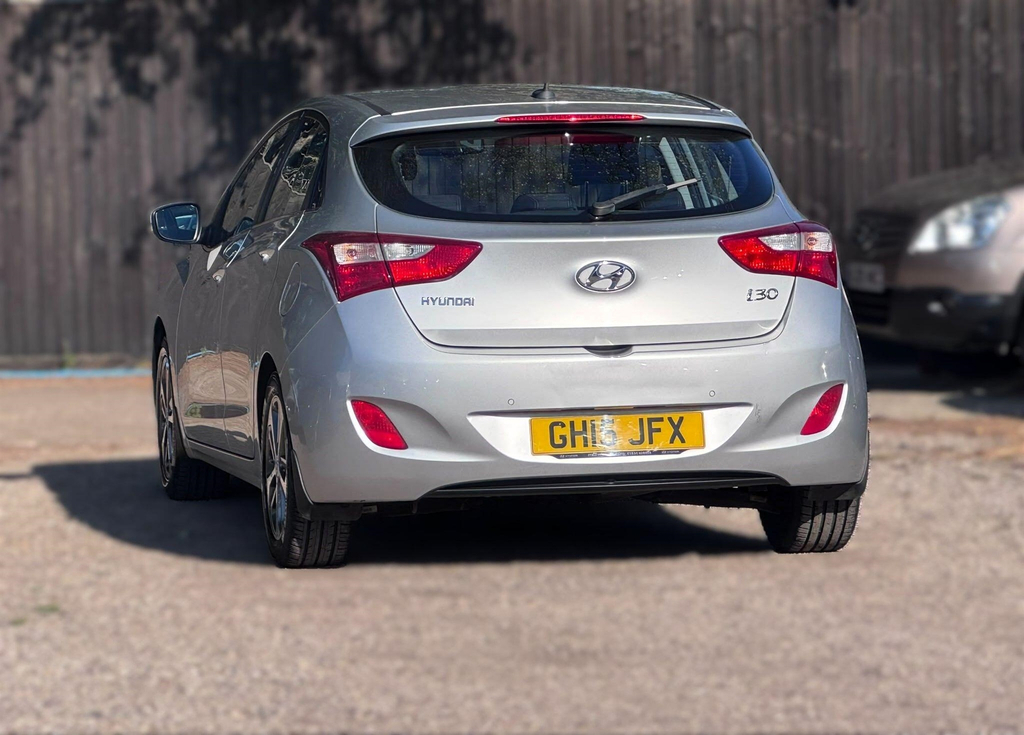 Hyundai I30 1.4 Blue Drive Se Hatchback Euro Brown #19