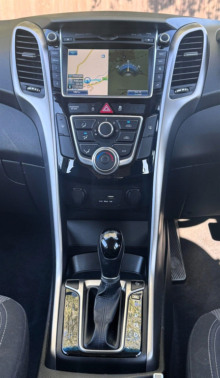 Hyundai I30 1.4 Blue Drive Se Hatchback Euro Brown #23