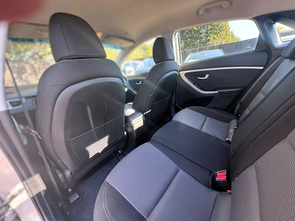 Hyundai I30 1.4 Blue Drive Se Hatchback Euro Brown #28