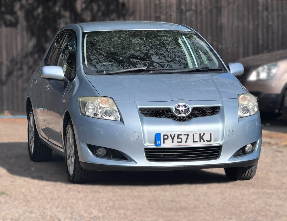 Toyota Auris Tr Vvt-i 5-Door Silver #8