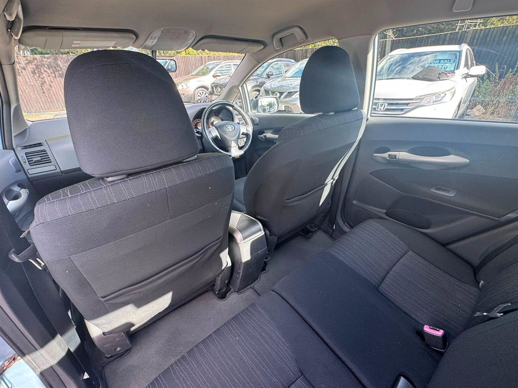 Toyota Auris Tr Vvt-i 5-Door Silver #21