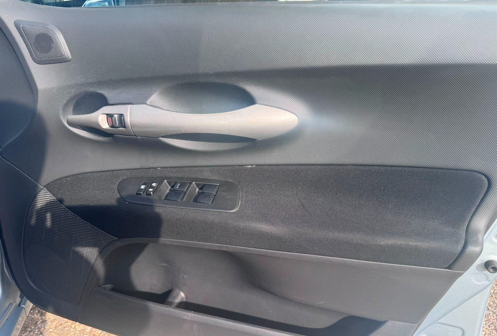 Toyota Auris Tr Vvt-i 5-Door Silver #25