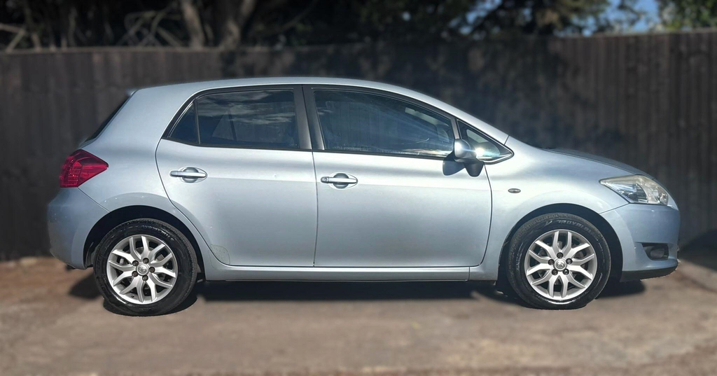 Toyota Auris Tr Vvt-i 5-Door Silver #12
