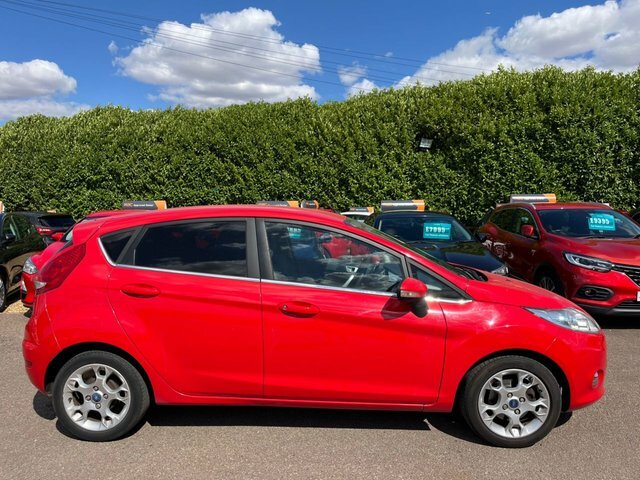 Ford Fiesta 2012 1.4 Zetec Hatchback 133 G Red #2