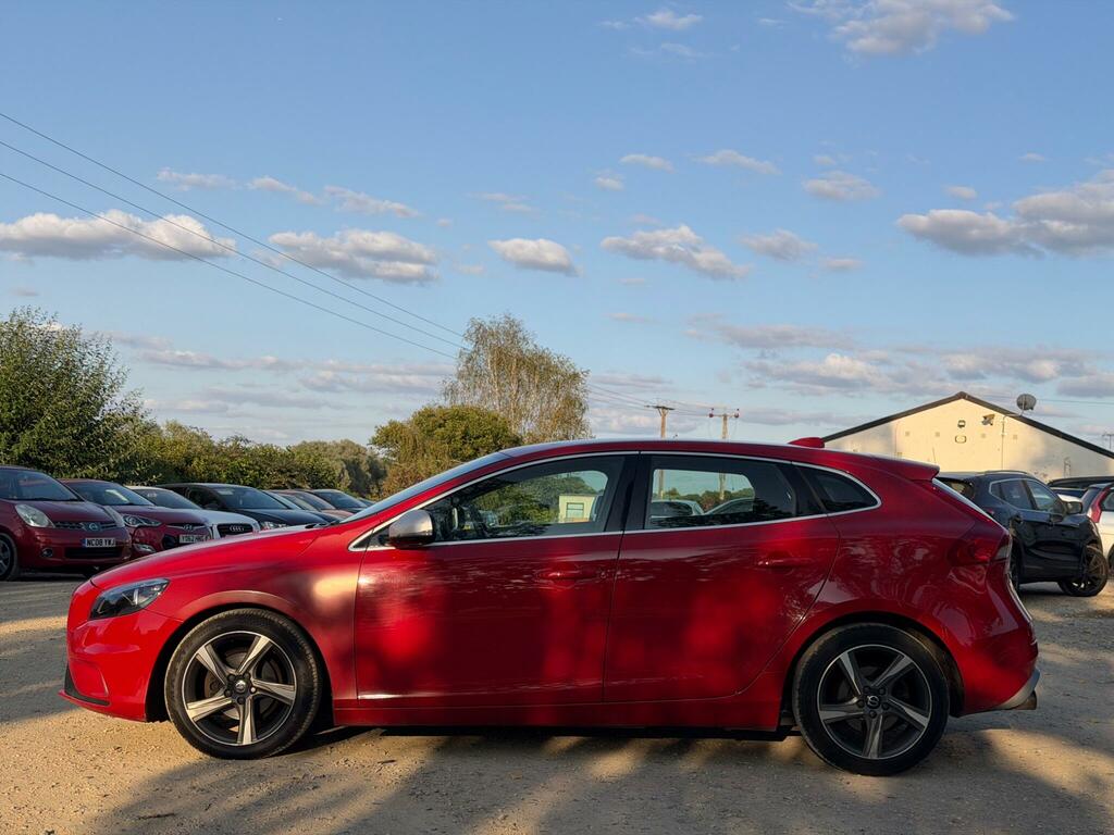 Volvo V40 R-design Nav Red #4