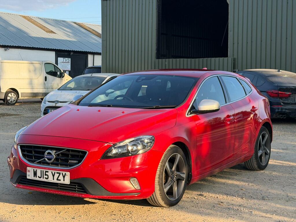 Volvo V40 R-design Nav Red #3
