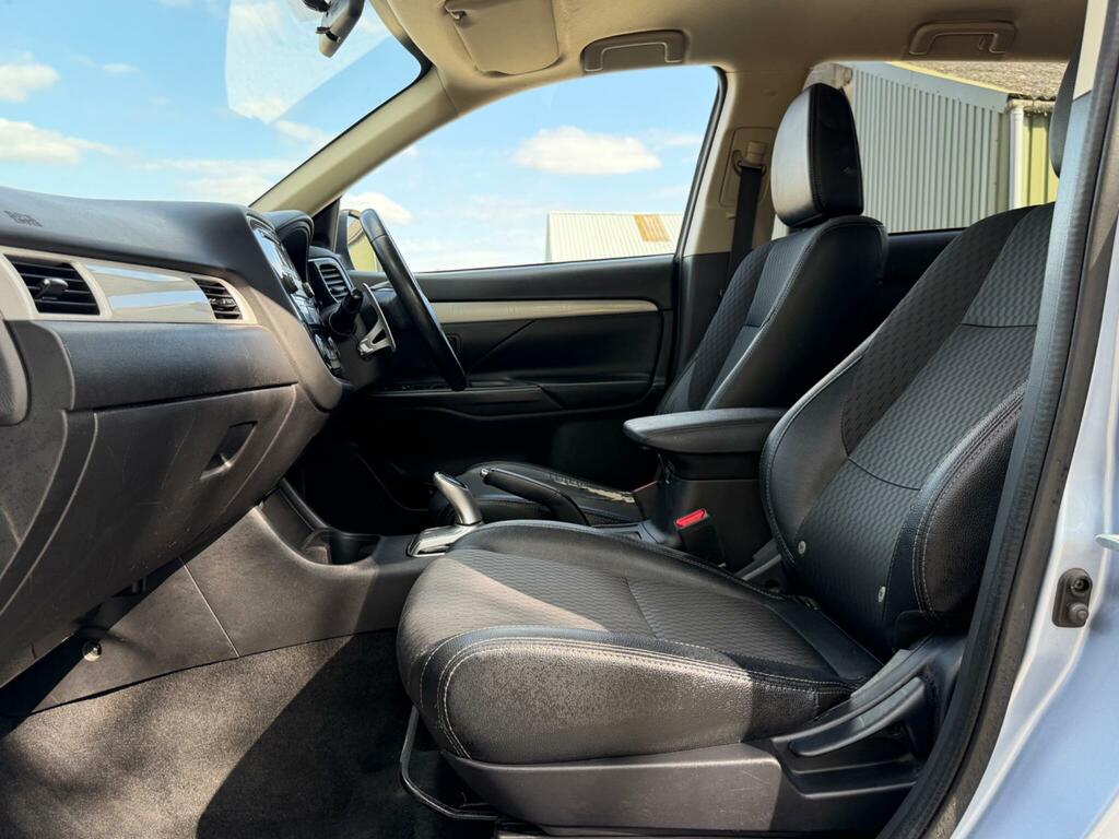 Mitsubishi Outlander 2.0 Phev Gx5h 5 Seat Family Suv 4X4 Pe Black #40