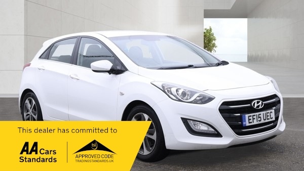Hyundai I30 Se Blue Drive White