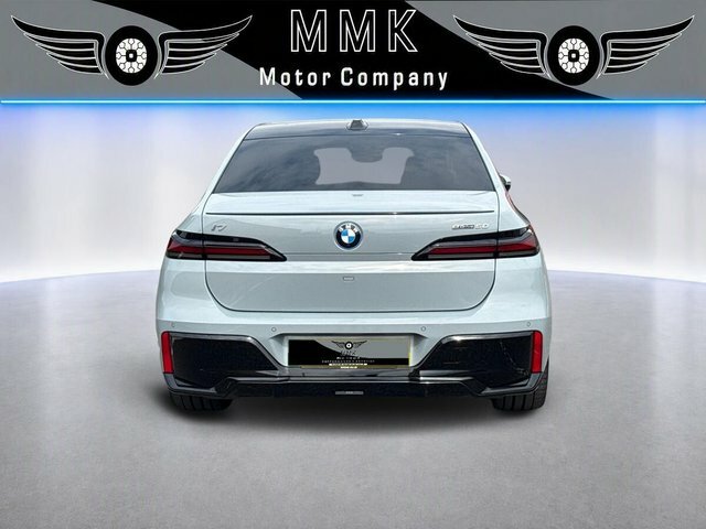 BMW i7 105.7Kwh M Sport Saloon Grey #4