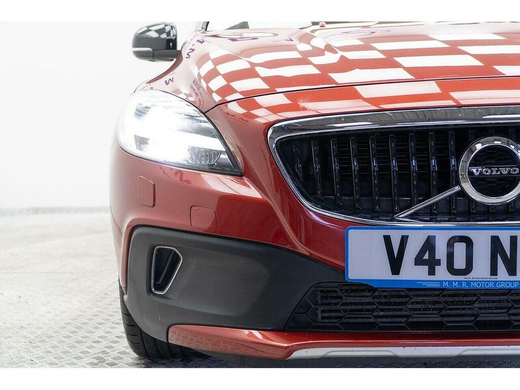 Volvo V40 Cross Country 1.5 T3 Gpf Pro Euro 6 Ss V40NGH Red