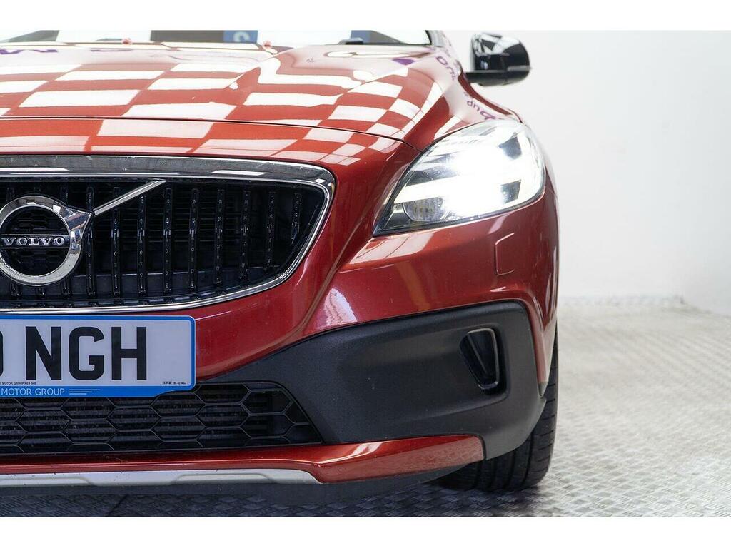 Volvo V40 Cross Country 1.5 T3 Gpf Pro Euro 6 Ss V40NGH Red #2