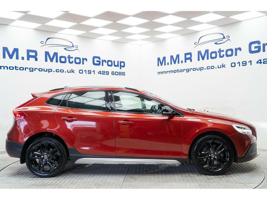 Volvo V40 Cross Country 1.5 T3 Gpf Pro Euro 6 Ss V40NGH Red #3