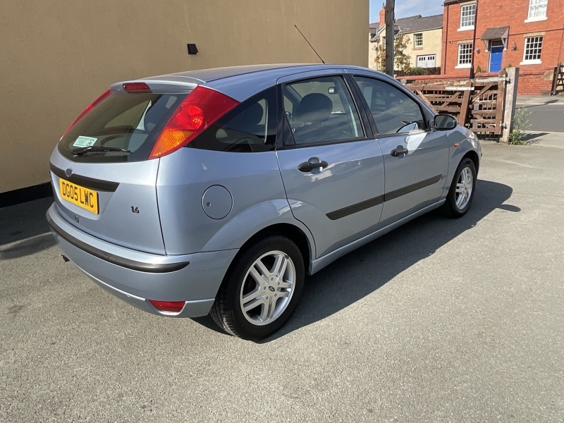 Ford Focus 1.6 LX Hatchback 161 Gkm, 99 B Black #17