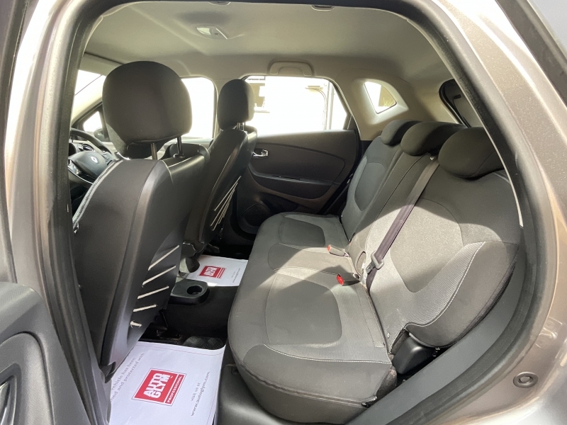 Renault Captur Nav Black #6
