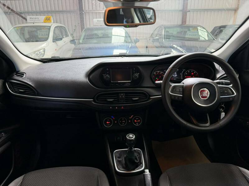 Fiat Tipo Hatchback 1.4 T-jet Lounge Hatchback Ma Black #12