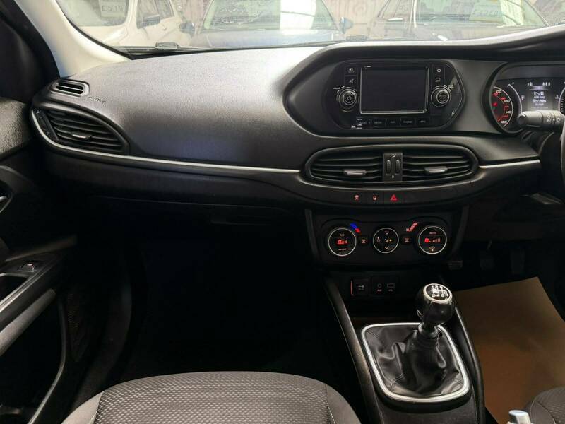 Fiat Tipo Hatchback 1.4 T-jet Lounge Hatchback Ma Black #20