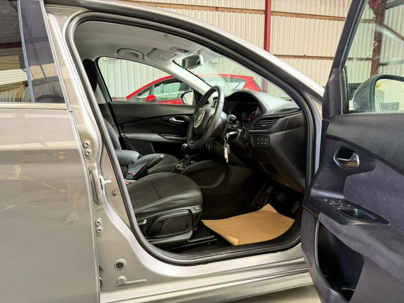 Fiat Tipo Hatchback 1.4 T-jet Lounge Hatchback Ma Black #11