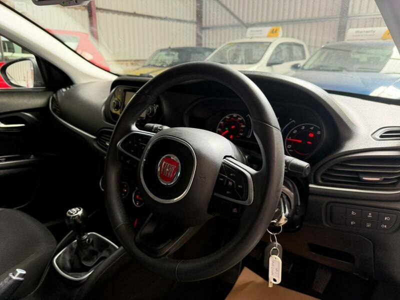 Fiat Tipo Hatchback 1.4 T-jet Lounge Hatchback Ma Black #19