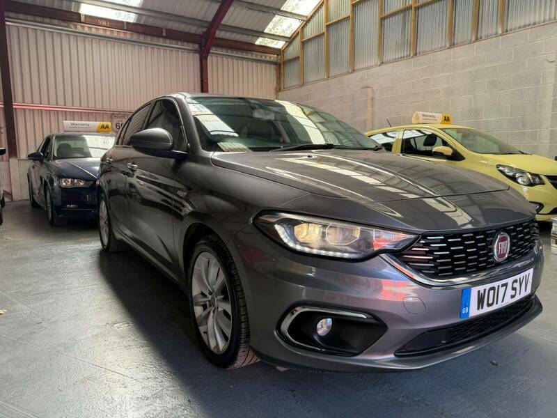 Fiat Tipo Hatchback 1.4 T-jet Lounge Hatchback Ma Black #25