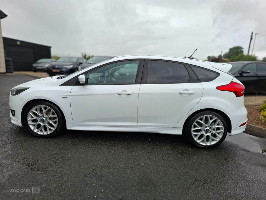 Ford Focus 1.5 Tdci 120 St-line MF67JGO White #3