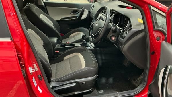 Kia Ceed 1.6L 3 Red #4