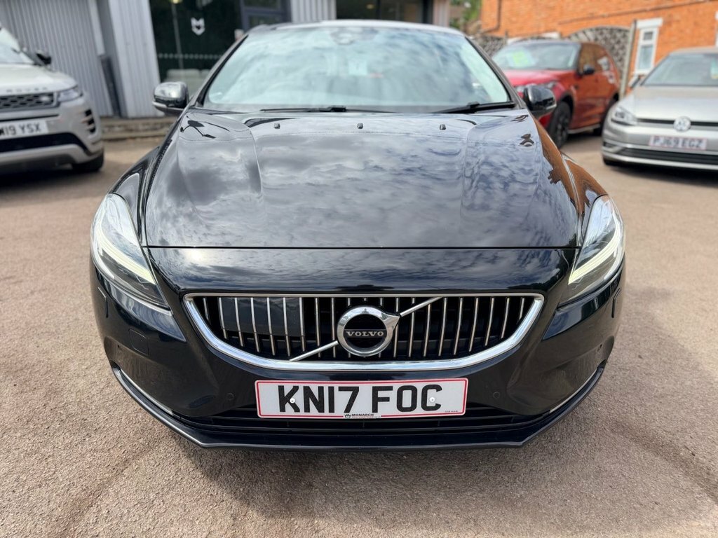 Volvo V40 2L Inscription Black #2