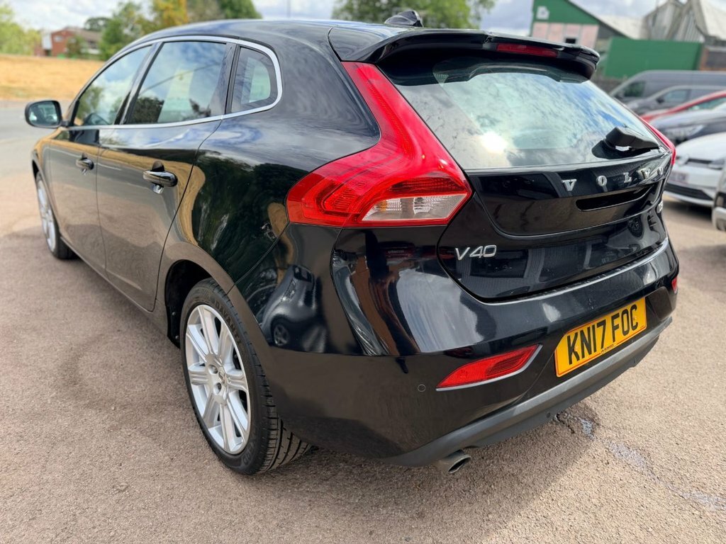 Volvo V40 2L Inscription Black #5