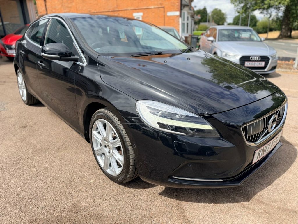 Volvo V40 2L Inscription Black #3