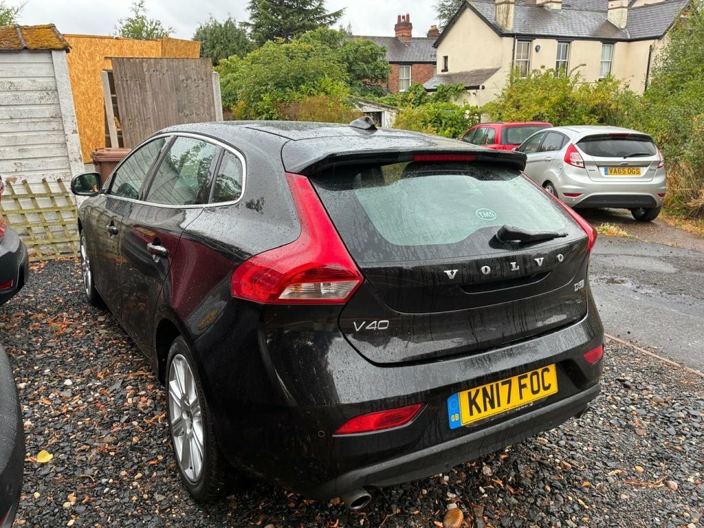 Volvo V40 2L Inscription Black #5