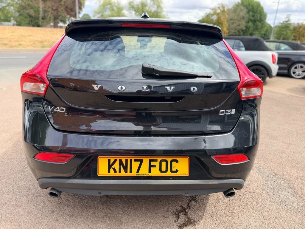 Volvo V40 2L Inscription Black #6