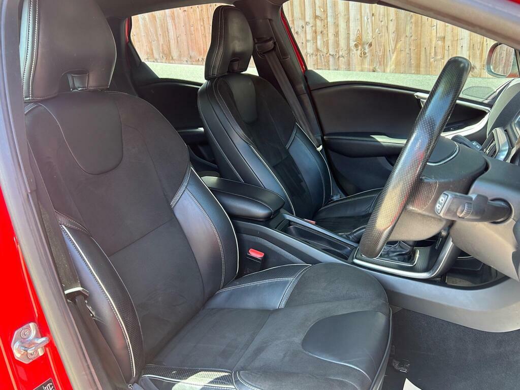 Volvo V40 1.5 T3 R-design Nav Plus Euro 6 S S LX67UTO Red #3