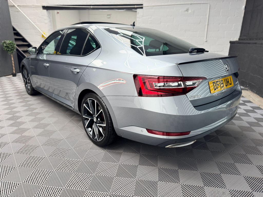 Skoda Superb 1.5 Tsi Act Sportline Dsg Euro 6 Ss DF19UHJ Grey #5