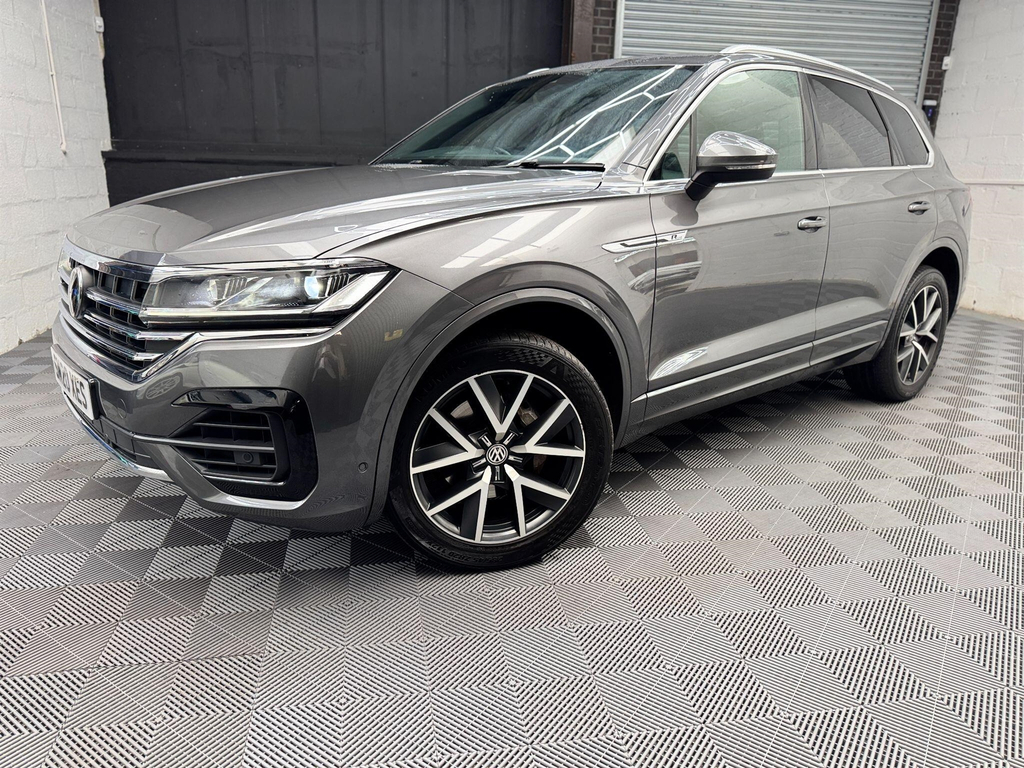 Volkswagen Touareg 3.0 Tdi V6 R-line Tiptronic 4Motion Euro 6 Ss 5 SM20XES Grey #3