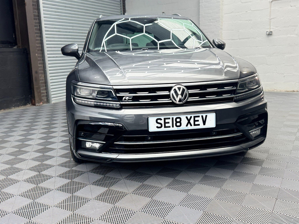 Volkswagen Tiguan 2.0 Tdi R-line 4Motion Euro 6 Ss SE18XEV Grey #2