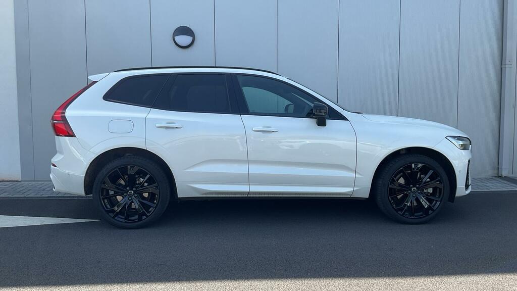 Volvo XC60 2.0 B5 Mhev Plus Black Edition Euro 6 5-Door CA75UHX White #3