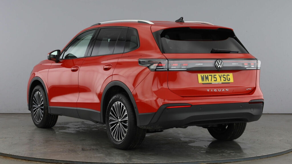 Volkswagen Tiguan Etsi Mhev Match Dsg Euro 6 5-Door WM75YSG Red #3