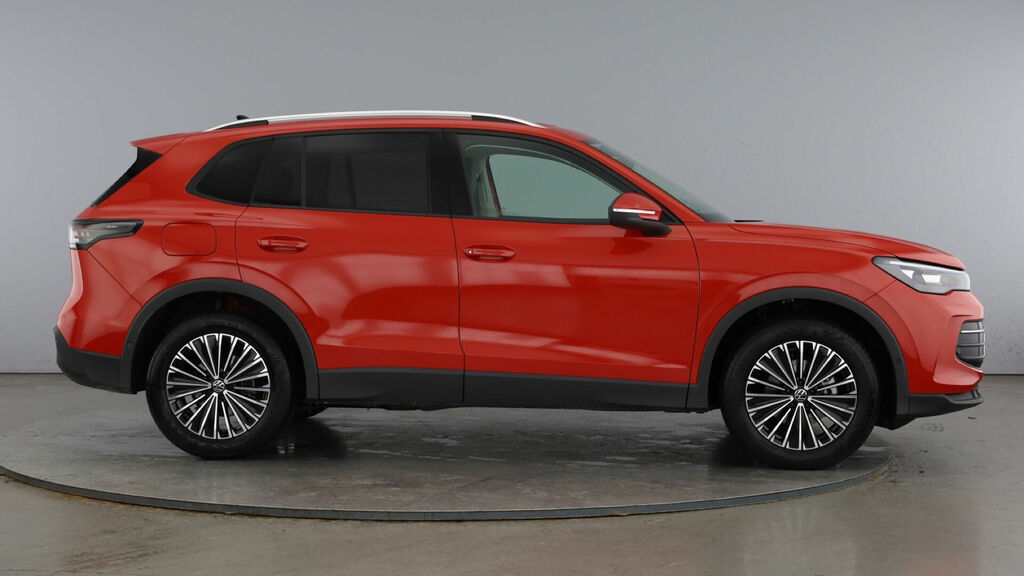 Volkswagen Tiguan Etsi Mhev Match Dsg Euro 6 5-Door WM75YSG Red #4