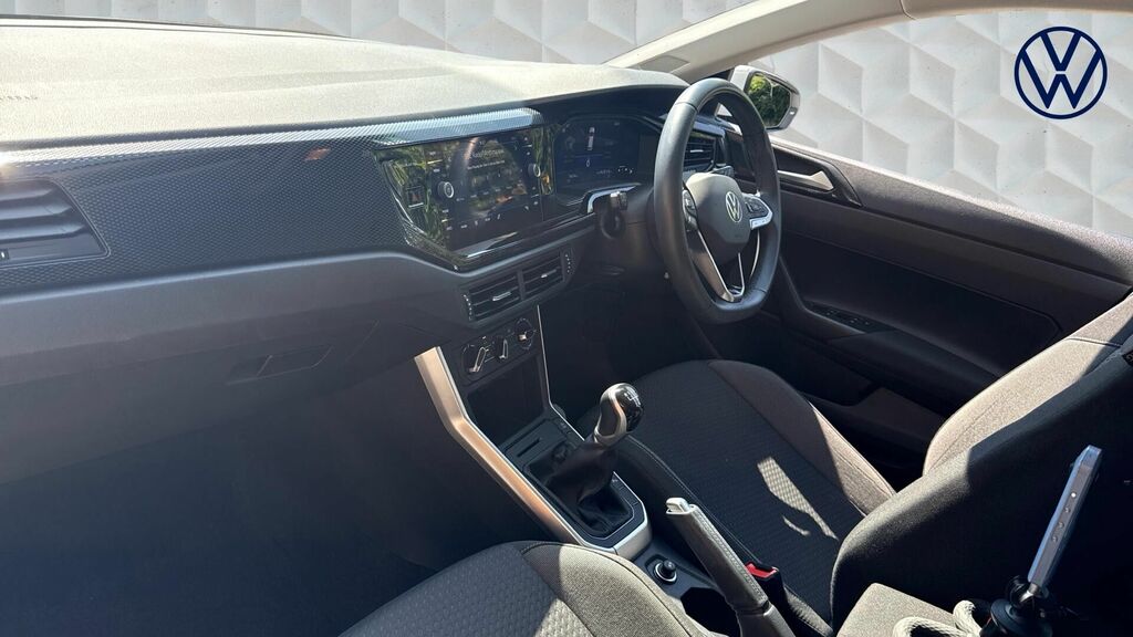 Volkswagen Polo 1.0 Tsi Life Euro 6 5-Door VU24KPX White #2
