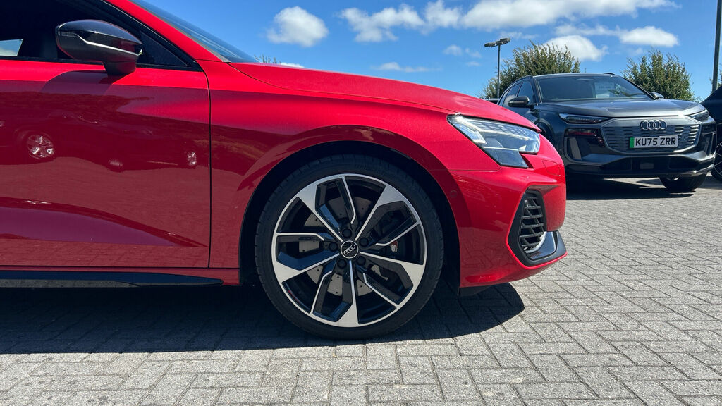 Audi S3 2.0 Tfsi Black Edition Sportback S Tronic Quattro DA75XMF Red #5