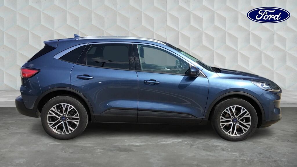 Ford Kuga Ecoboost Titanium Edition Euro 6 5-Door CJ23UGP Blue #4