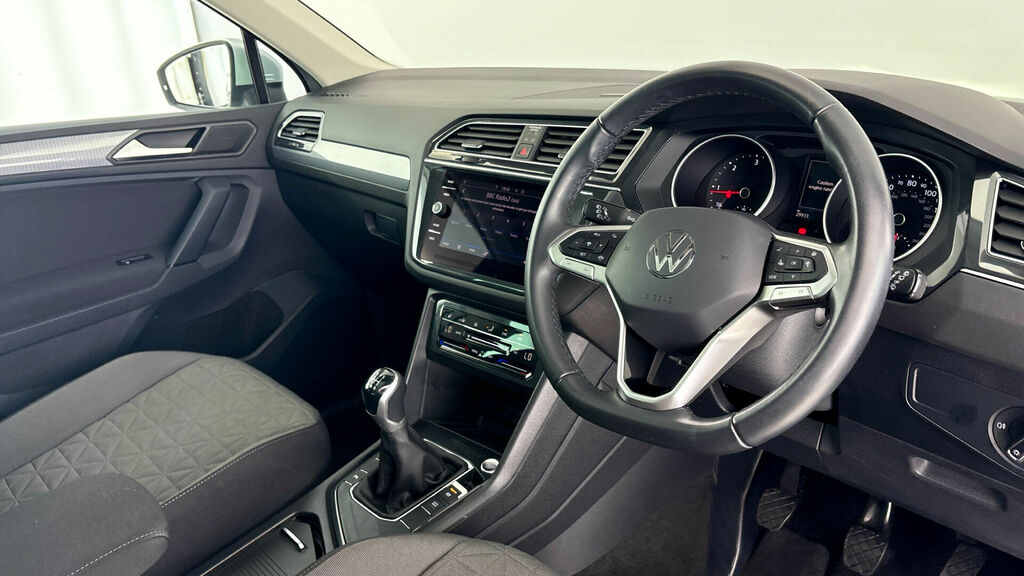 Volkswagen Tiguan 2.0 Tdi Life Euro 6 5-Door CK73NZW Silver #6