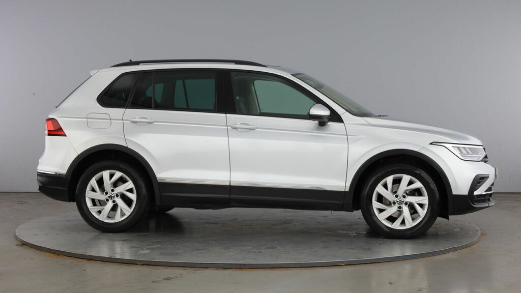 Volkswagen Tiguan 2.0 Tdi Life Euro 6 5-Door CK73NZW Silver #4