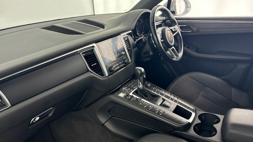 Porsche Macan 2.0T Pdk 4Wd Euro 6 5-Door YF18ZFW Silver #2