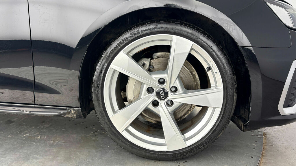 Audi A4 2.0 Tfsi 40 S Line S Tronic Euro 6 4-Door YA24AHV Black #5