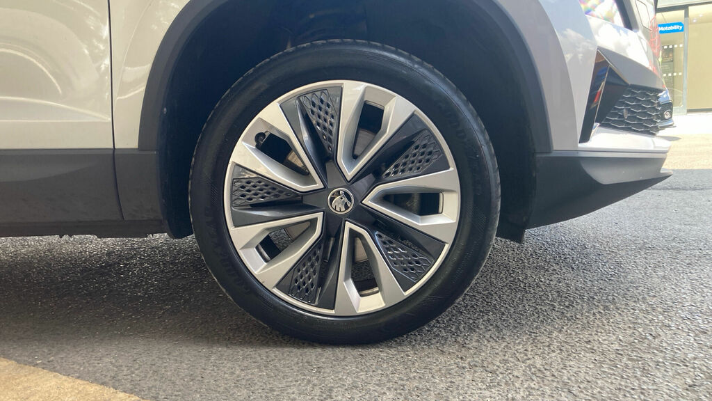Skoda Karoq 2.0 Tdi Se L Dsg Euro 6 5-Door GV23BKK Silver #5