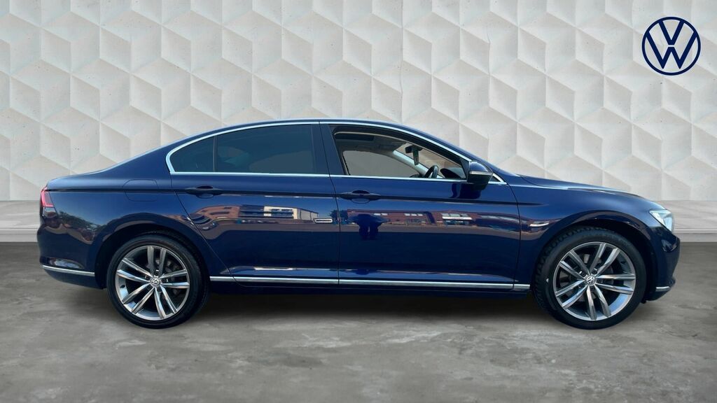 Volkswagen Passat Tsi Gt Euro 6 4-Door Blue #4