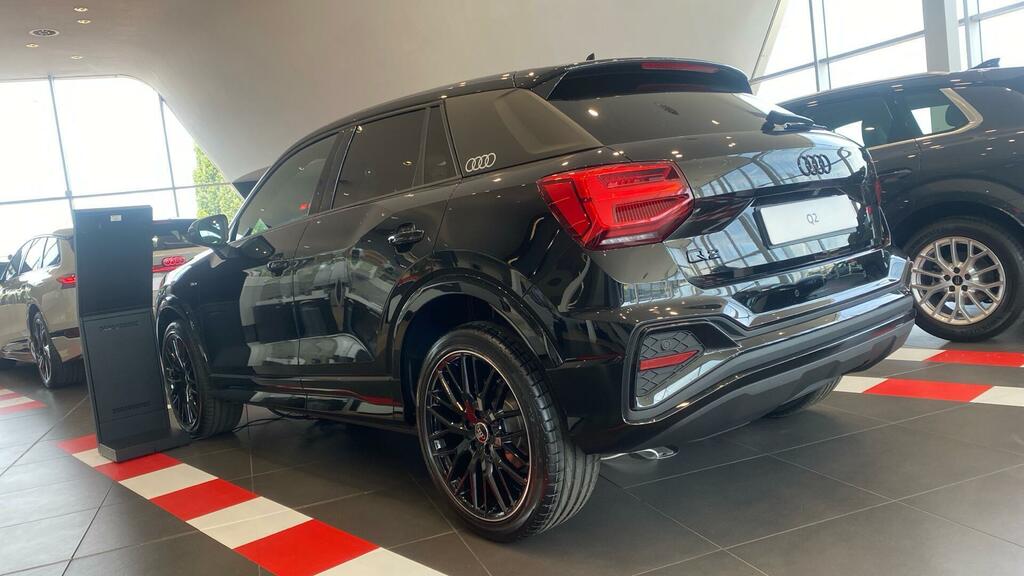 Audi Q2 Tfsi Cod 35 Black Edition S Tronic Euro 6 5-Door Black #2