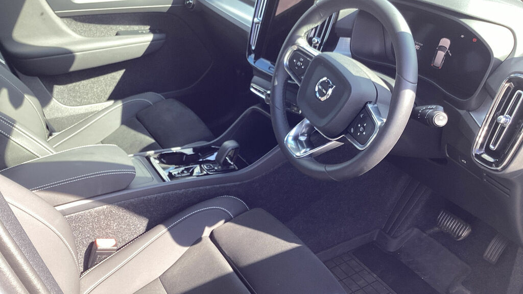 Volvo XC40 2.0 B3 Mhev Plus Dark Dct Euro 6 5-Door CF26LKO Blue #6